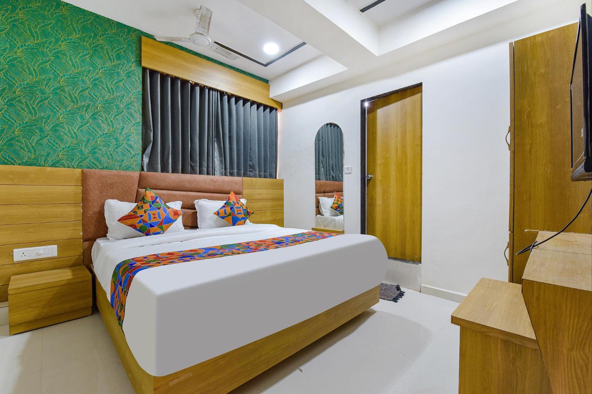 Hotel Green Tree Ahmedabad Eksteriør bilde