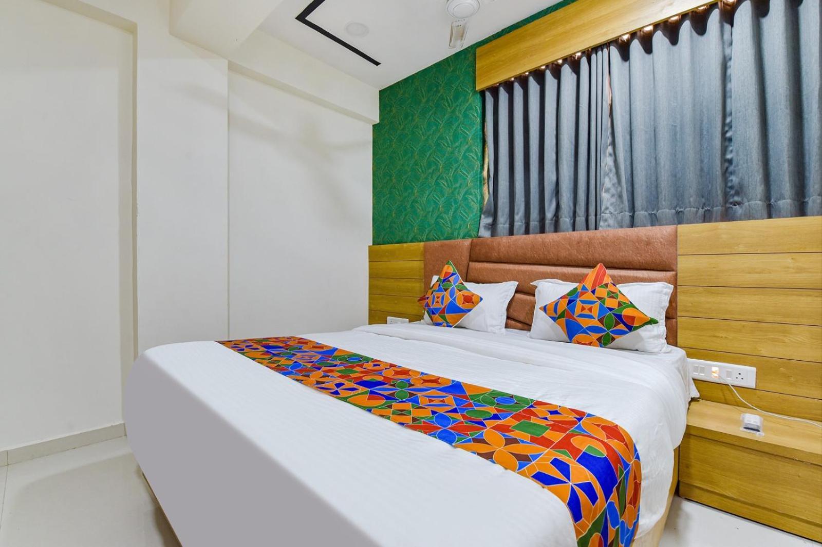 Hotel Green Tree Ahmedabad Eksteriør bilde