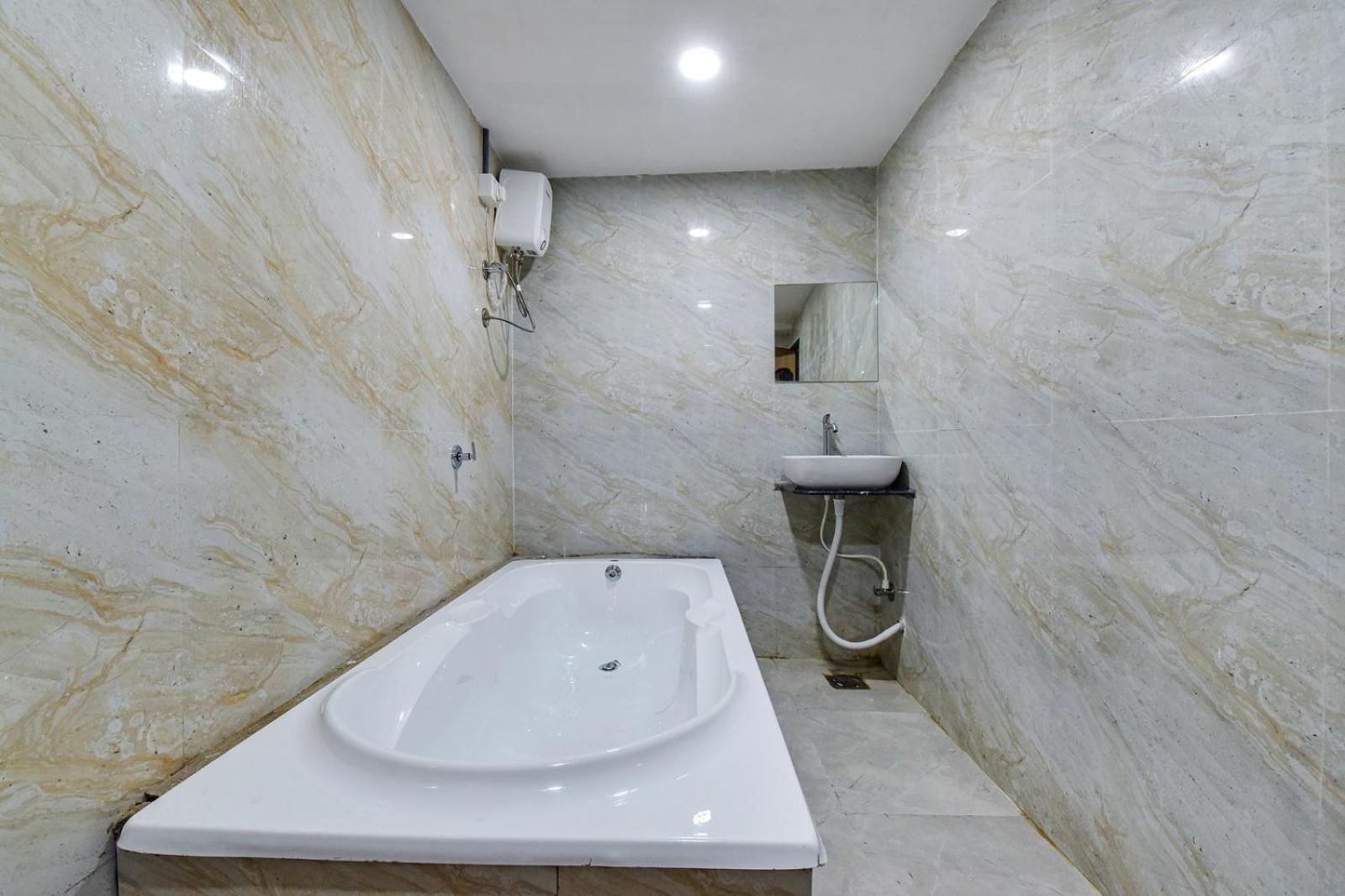 Hotel Green Tree Ahmedabad Eksteriør bilde