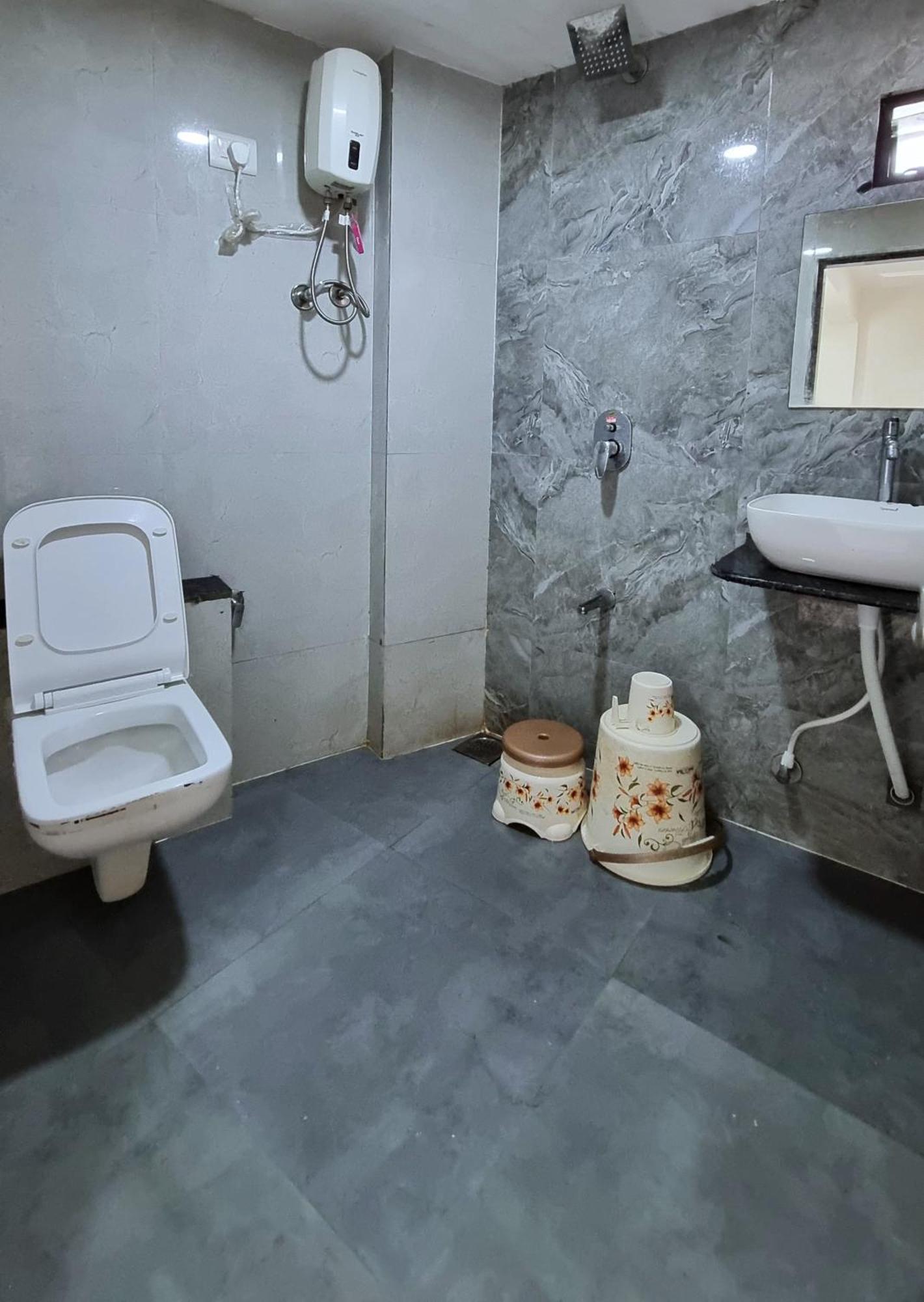 Hotel Green Tree Ahmedabad Eksteriør bilde